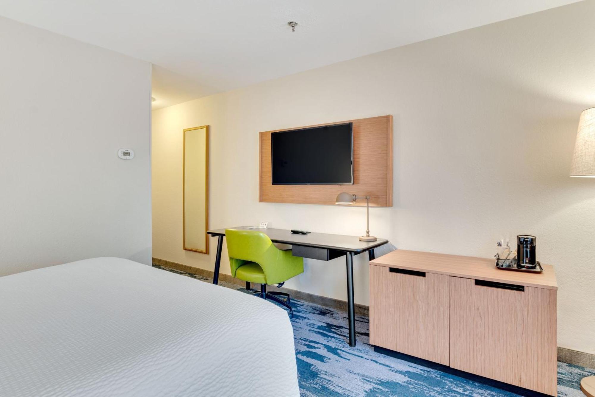 Fairfield Inn & Suites Фредериксберг Экстерьер фото