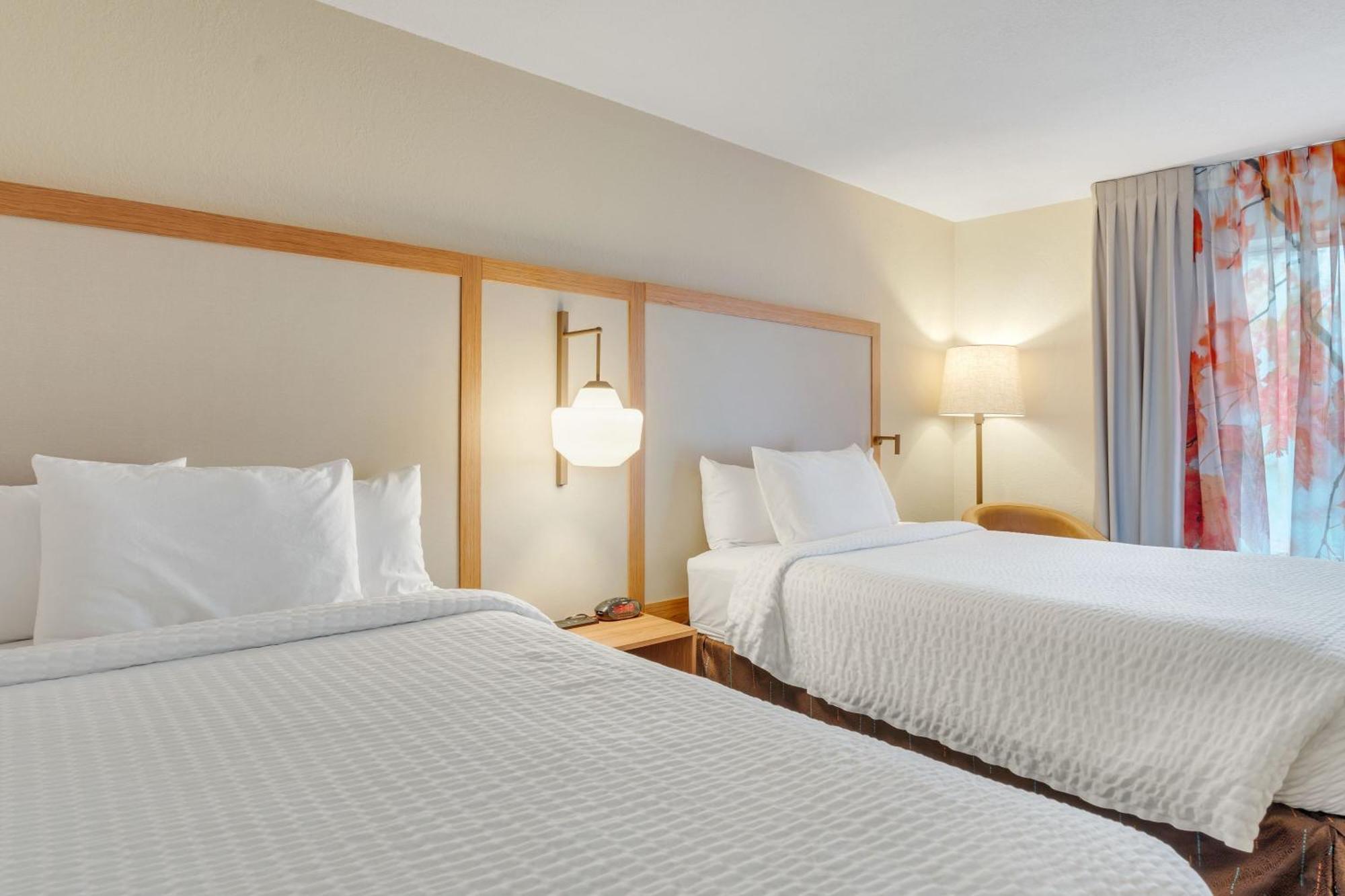 Fairfield Inn & Suites Фредериксберг Экстерьер фото