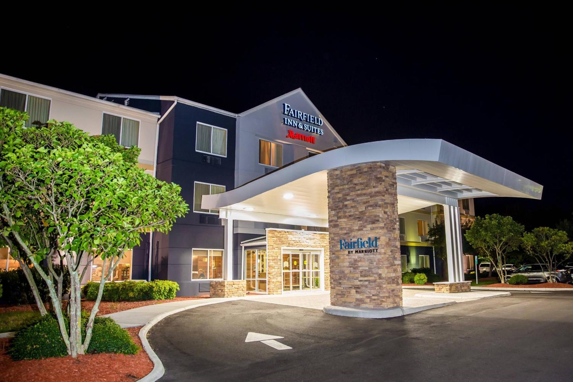 Fairfield Inn & Suites Фредериксберг Экстерьер фото