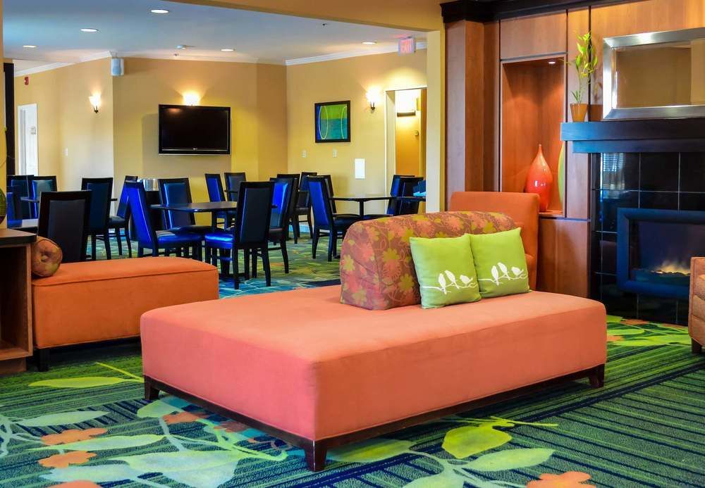 Fairfield Inn & Suites Фредериксберг Экстерьер фото